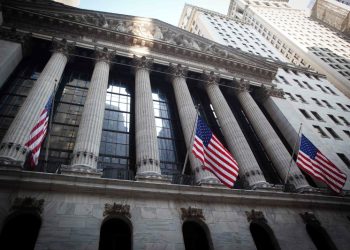 U.S. stocks higher at close of trade; Dow Jones Industrial Average up 0.28%