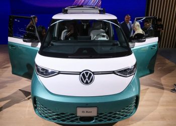 European automakers fall as Trump pledges tariffs