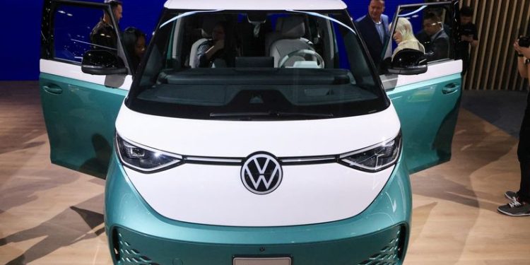 European automakers fall as Trump pledges tariffs