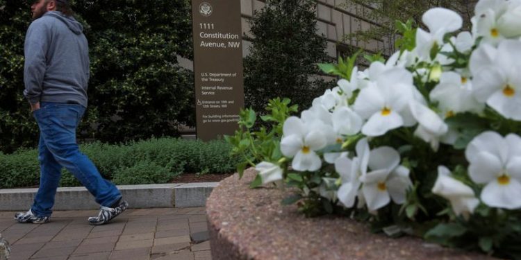 IRS funding cut would increase US deficit, slow service