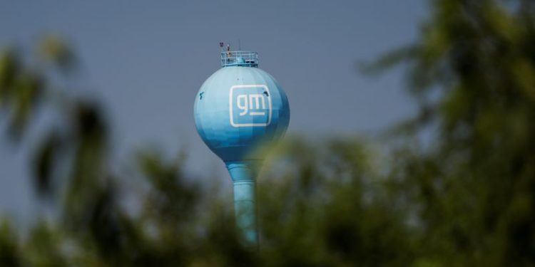 Analysis-GM and other US automakers would take big hit from Trump tariffs