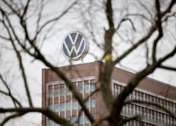 Exclusive-VW to exit Xinjiang operation; will sell plant, test tracks, sources say