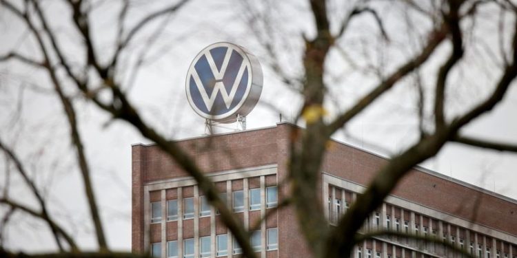 Exclusive-VW to exit Xinjiang operation; will sell plant, test tracks, sources say