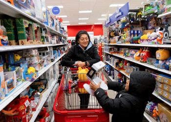 US consumer spending increases solidly in October; inflation stays elevated