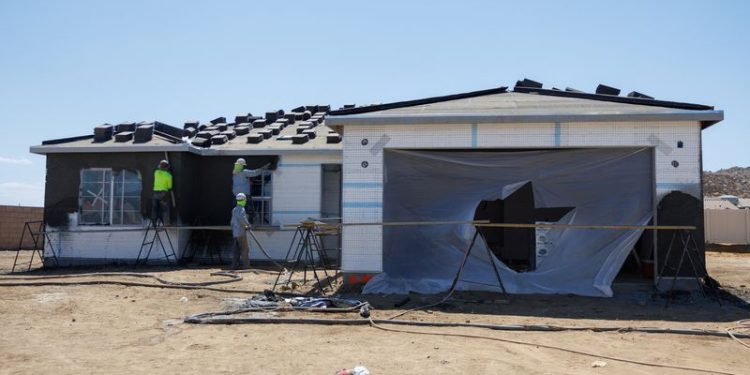 US pending home sales rise for third straight month, NAR says