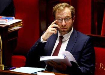 French finance minister says budget can still be improved