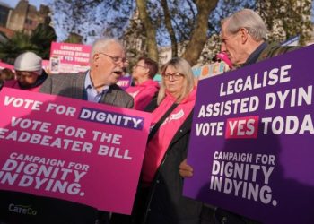 UK lawmakers vote in favor of bill legalizing assisted dying