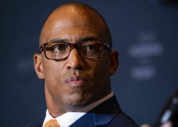 Trump picks Scott Turner as secretary for Department of Housing and Urban Development