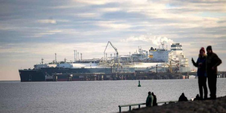 Ukraine receives US natural gas shipment for the 1st time amid fresh supply fears