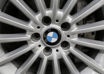 Jefferies upgrades BMW to ‘buy,’ lowers Mercedes-Benz to ‘hold’ amid risk shift