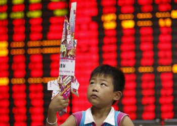 Asia stocks decline as South Korea faces political turmoil