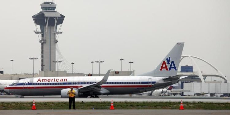 American Airlines grounds all US flights over technical issue