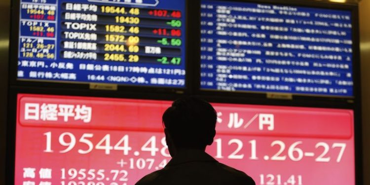 Asia stocks drop as S. Korea shares fall to 1-yr low on deepening political crisis