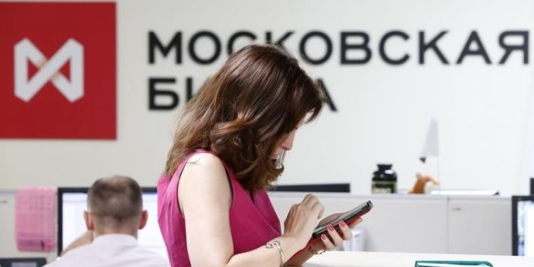 Russia stocks higher at close of trade; MOEX Russia Index up 1.50%