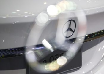 Barclays downgrades Mercedes-Benz, upgrades Porsche amid market shifts