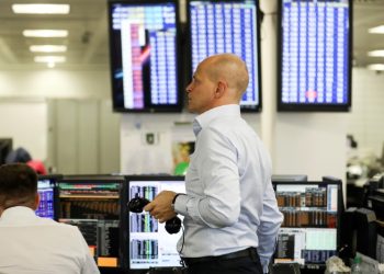 Synopsys shares slide as soft guidance offsets Q4 results beat