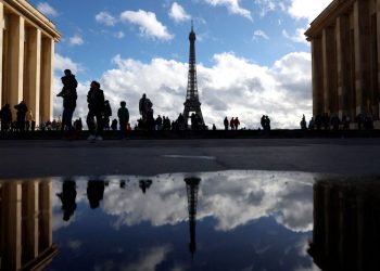 Analysis-To Europe’s economic malaise, add a leadership void