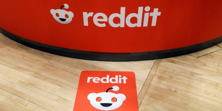 Reddit tests AI-powered feature to answer user queries