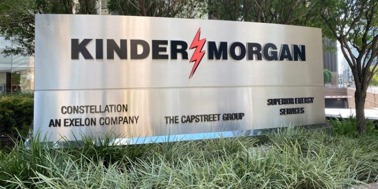 Kinder Morgan forecasts higher profit in 2025