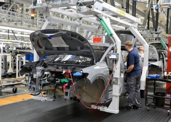German engineering body sees fall in 2025 production, flags risk of job cuts