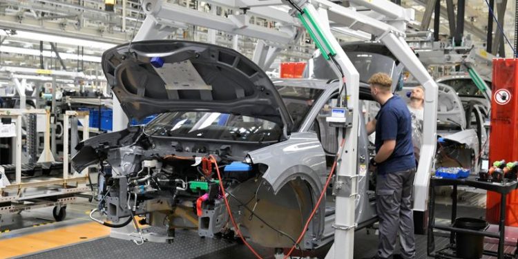 German engineering body sees fall in 2025 production, flags risk of job cuts
