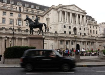 Bank of England set to stay in central bank slow lane and keep rates on hold