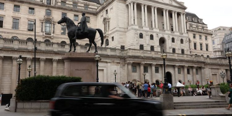 Bank of England set to stay in central bank slow lane and keep rates on hold