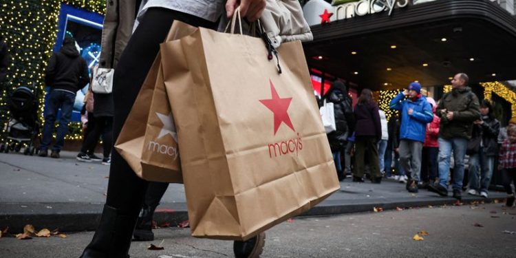 Macy’s cuts annual profit view as weak demand overshadows holiday sales