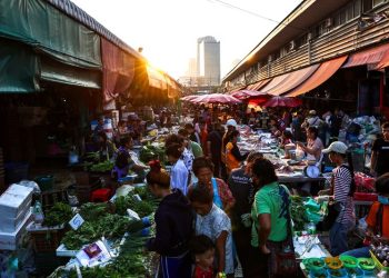 Thai consumer confidence rises in November on stimulus measures