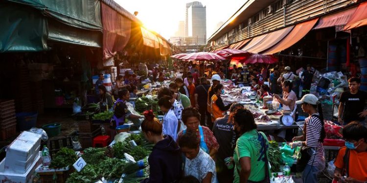 Thai consumer confidence rises in November on stimulus measures
