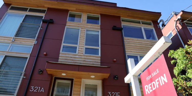 US 30-year fixed-rate mortgage falls to 6.60%