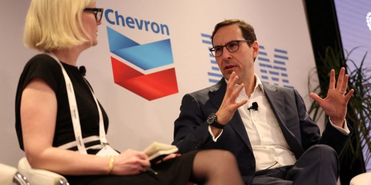 Wall Street hopes rate cuts will force clients out of cash in 2025