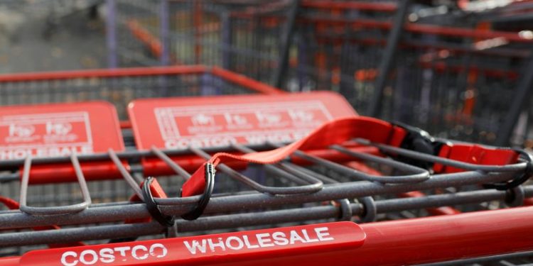 Costco beats quarterly sales estimates on steady holiday demand