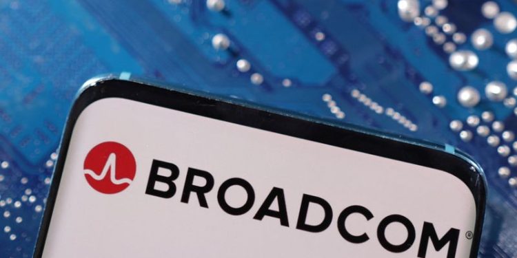 Broadcom forecasts first-quarter revenue above estimates on strong AI chip demand