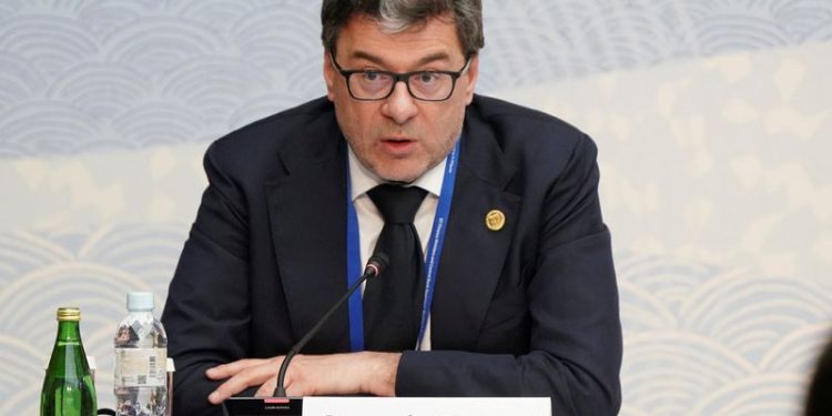 Italy to grow by 0.7% this year and next as outlook weakens, central bank says