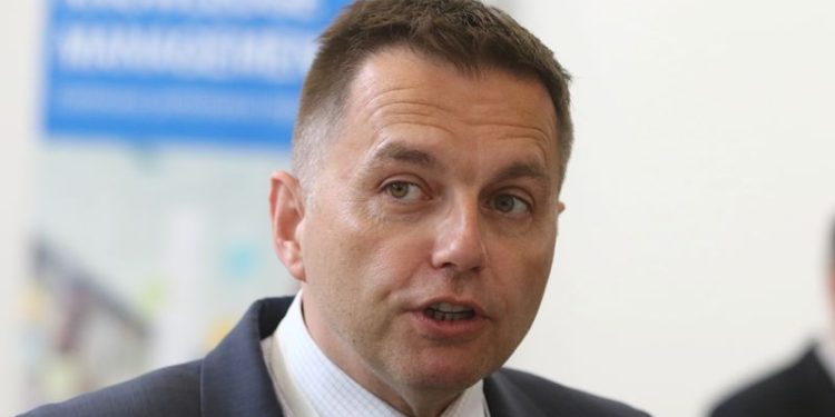 ECB should keep cutting rates in small steps, Kazimir says