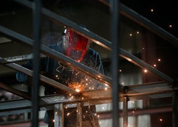 US manufacturers predict growth in 2025 after prolonged slump