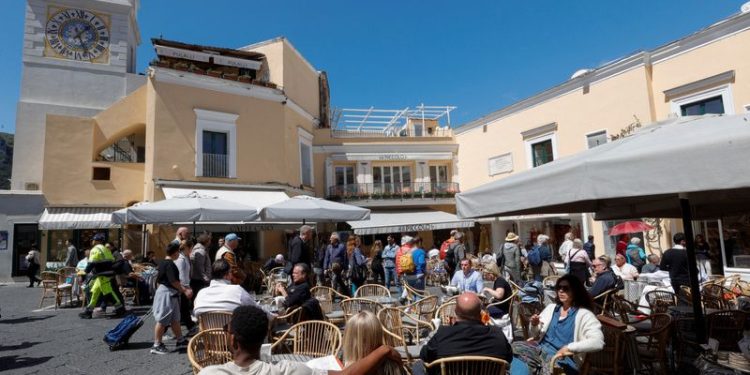 Analysis-Italy’s growth bubble bursts to reveal fragile outlook