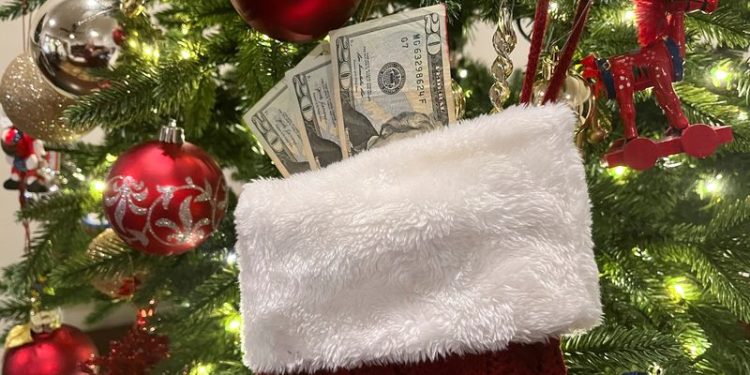 Spread holiday cheer with this year-end tipping guide
