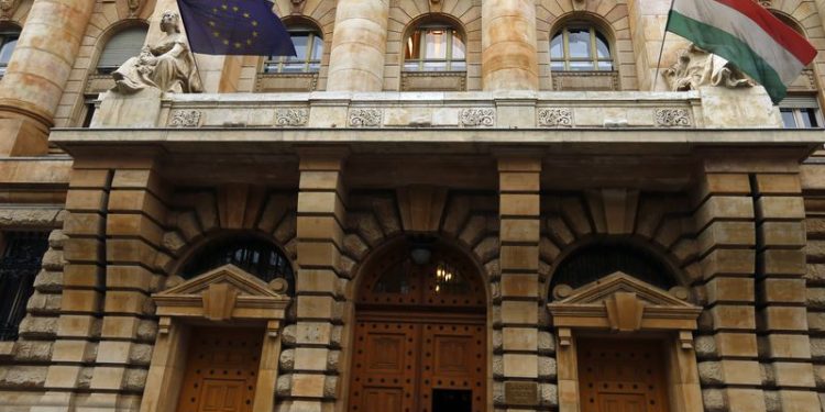 Hungary central bank leaves base rate steady for third straight month