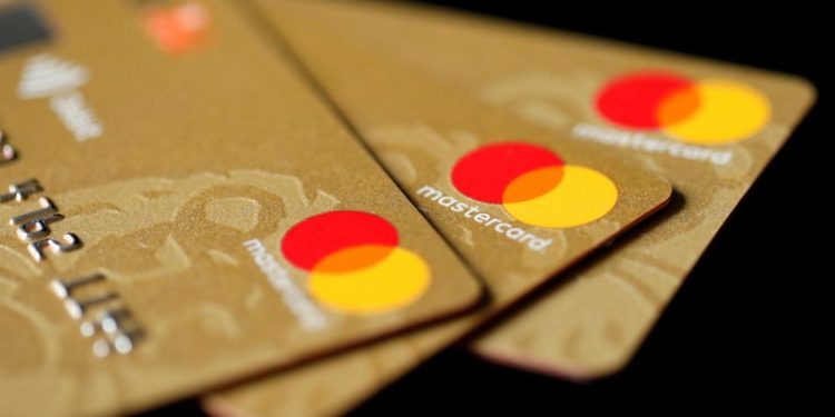 US watchdog warns credit card issuers not to devalue rewards