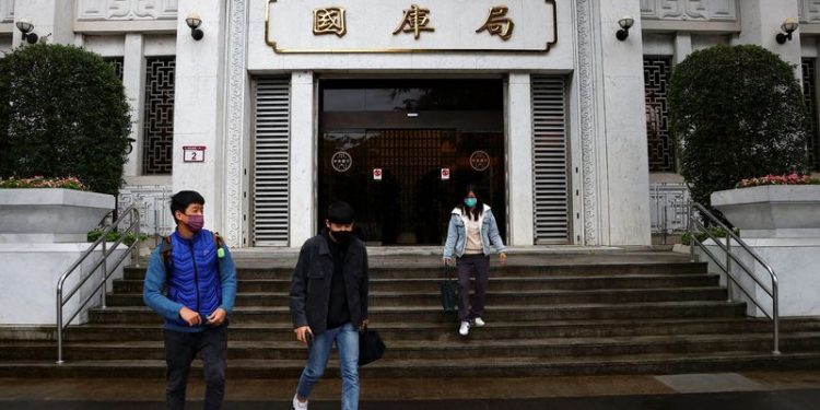 Taiwan central bank flags risks to growth from Trump administration policies