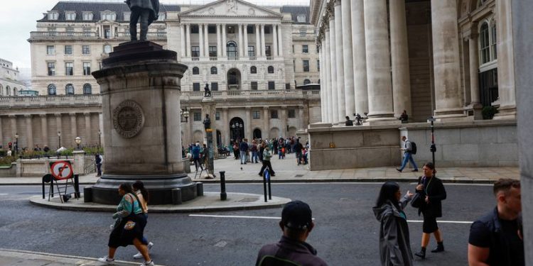 Big year of central bank easing wraps up with dovish BoE, Fed caution