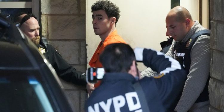 US federal murder charges filed in killing of UnitedHealthcare CEO, CNN reports