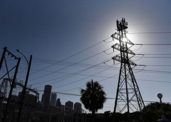 Exclusive-US data-center power use could nearly triple by 2028, DOE-backed report says