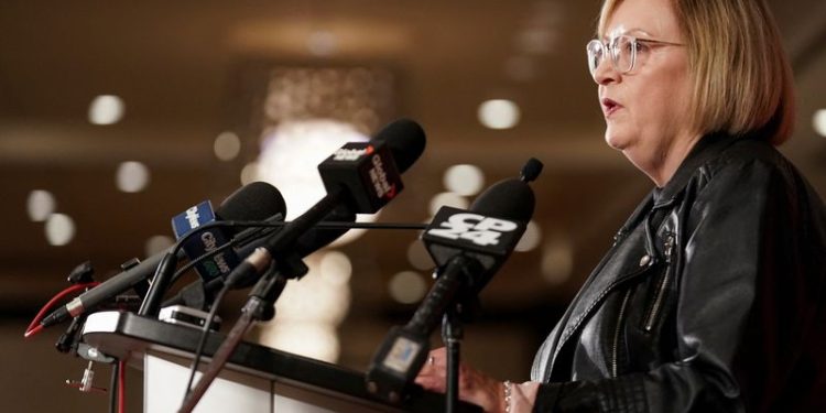 Unifor members ratify new agreement with Canadian National Railway