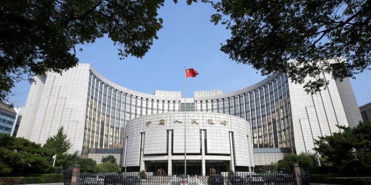 China cenbank conducts medium-term loan operation, leaves rate unchanged