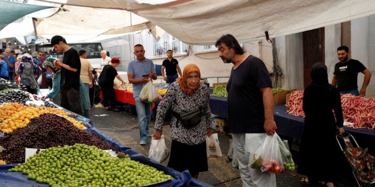 Turkish cenbank rate cut expectations rise after 30% minimum wage hike