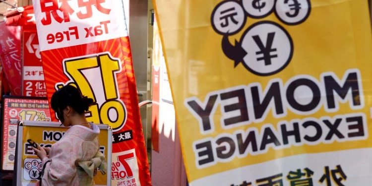 Yen hovers near 5-month low as BOJ’s cautious stance weighs