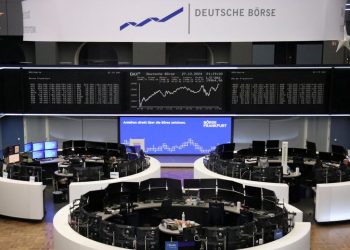 European stocks slip as bond yields stay high